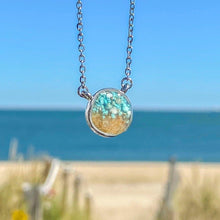 Load image into Gallery viewer, Gradient Circle Necklace - Draft 05062022 - GoBeachy