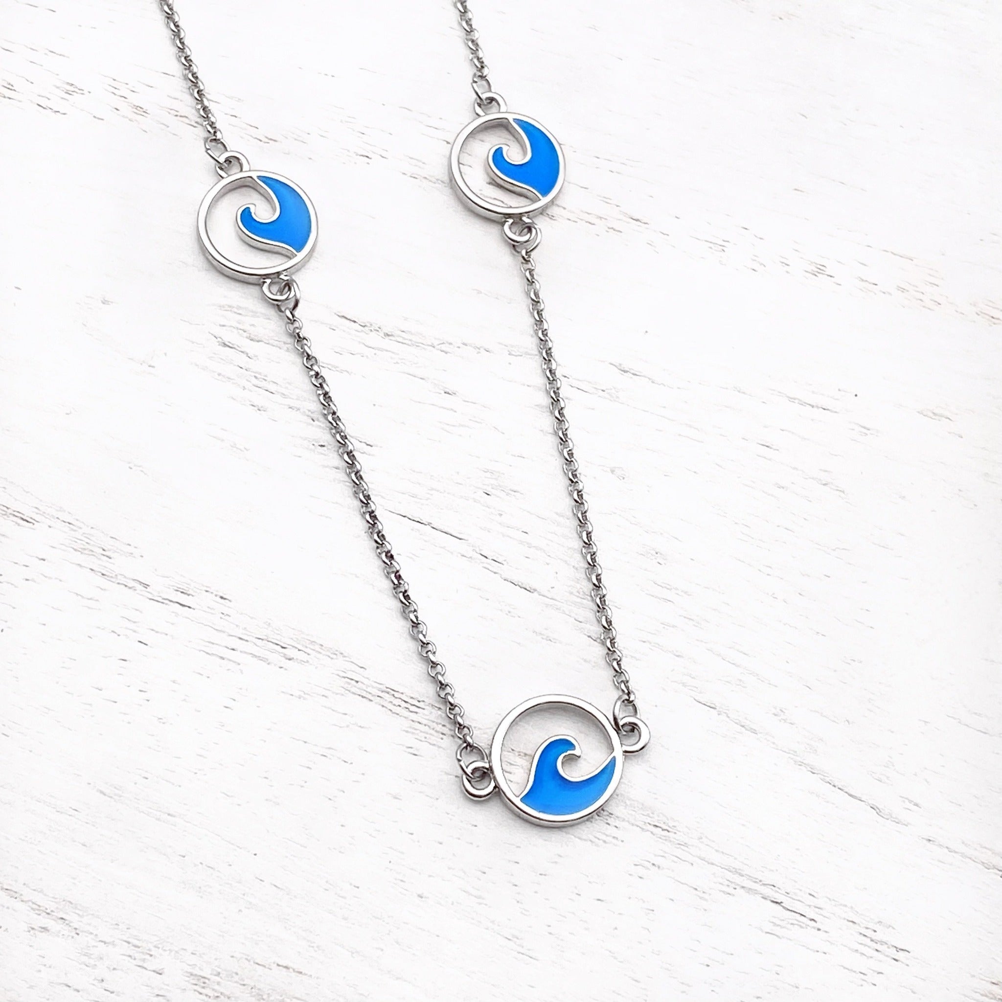 Enamel Wave Circle Necklace