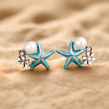 Load image into Gallery viewer, Starfish Pearl Studs